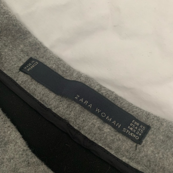 Grey mini skirt - Picture 3 of 4